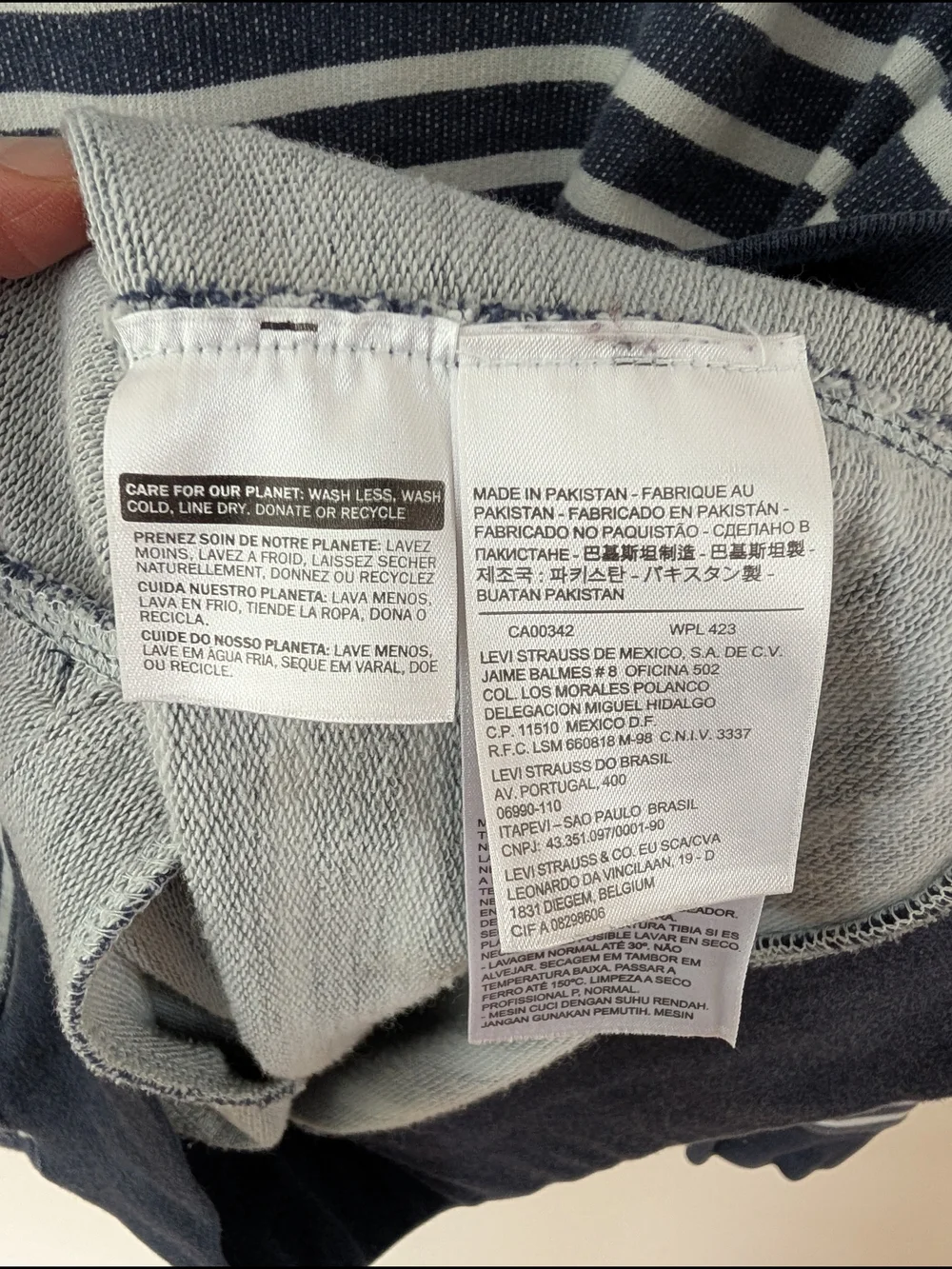 Levi's Navy and White Striped Crewneck Sweater - Picture 4 of 10